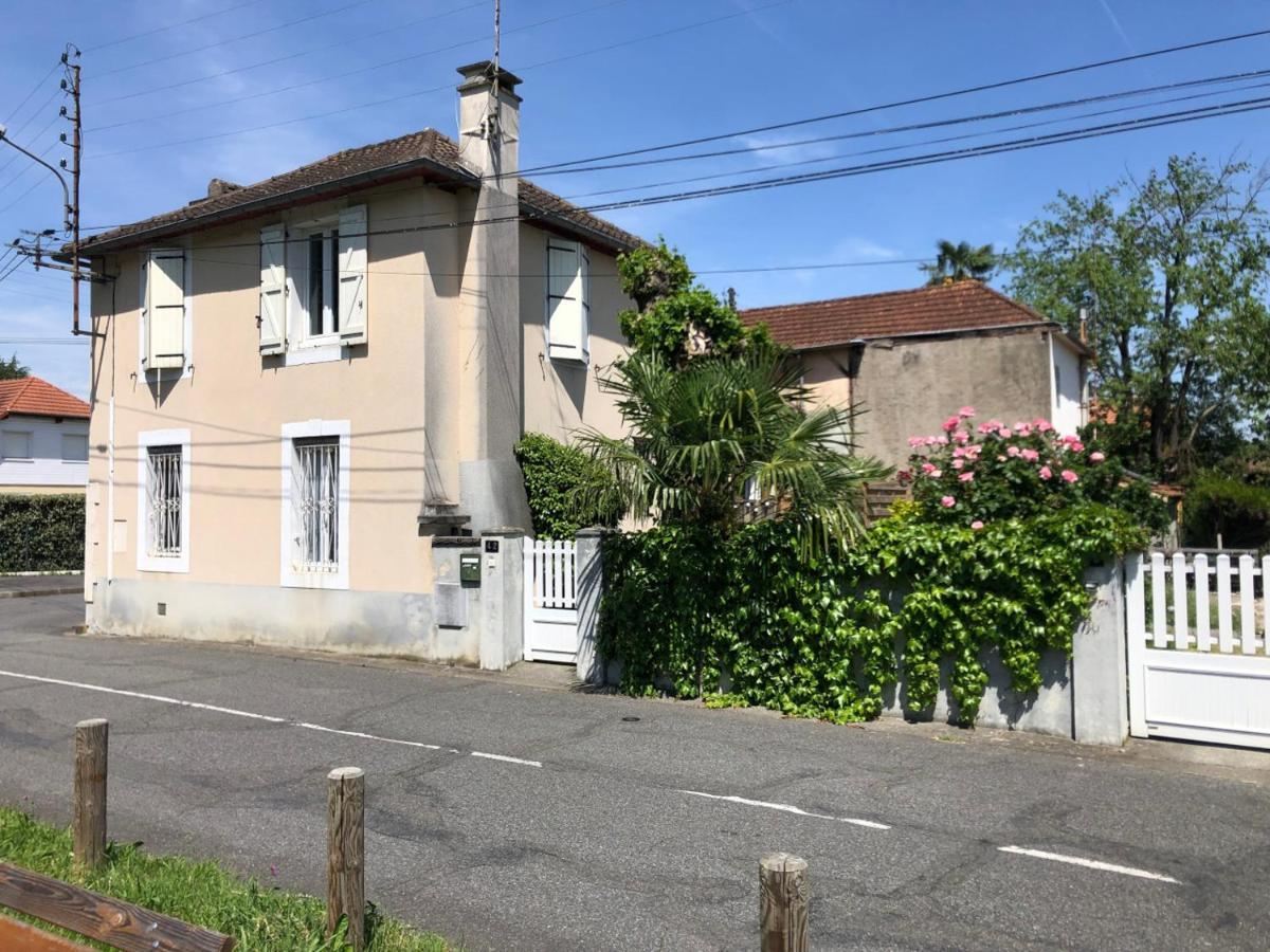 Petite Maison Avec Terrasse Jurançon Eksteriør billede